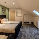 Moseley Village Nest