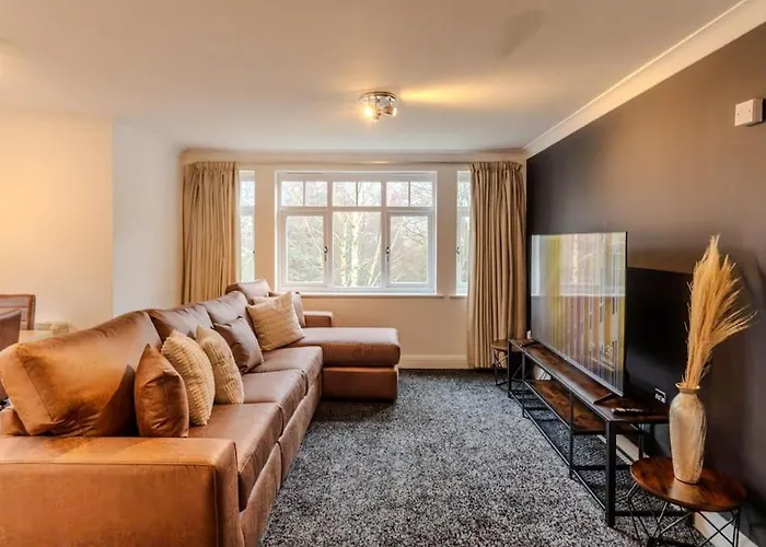 Moseley Village Nest