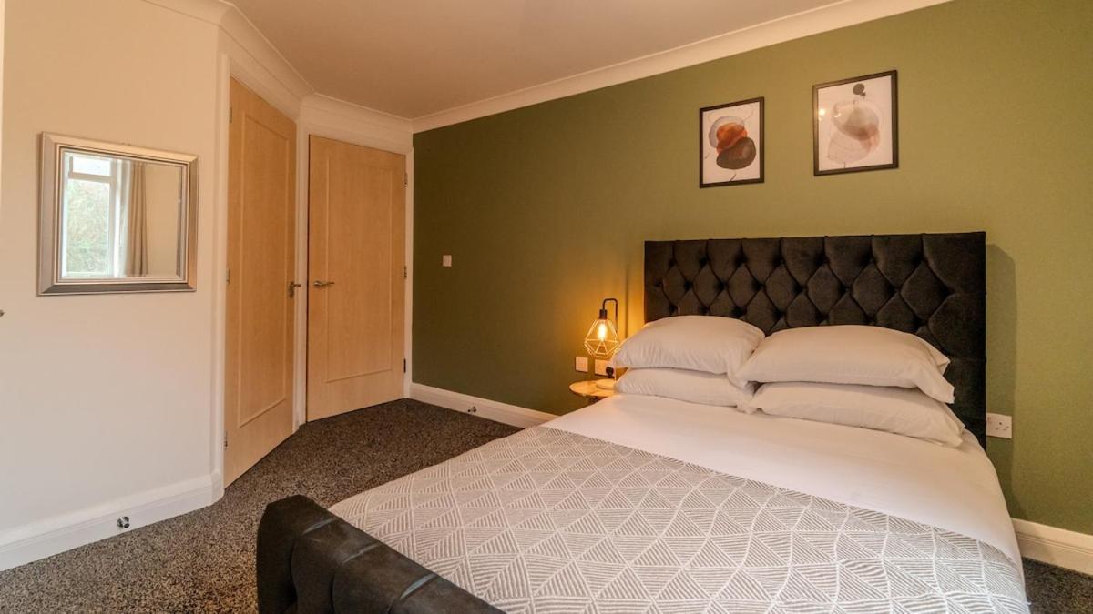 Moseley Village Nest *